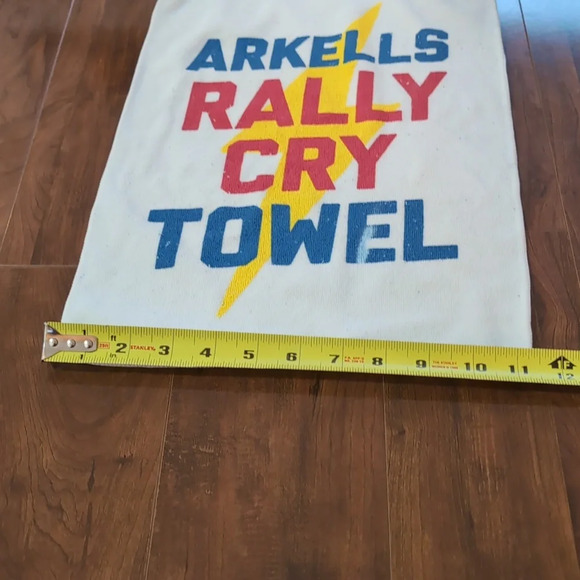 ⭐ 3/$15 Arkells towel - Picture 4 of 5